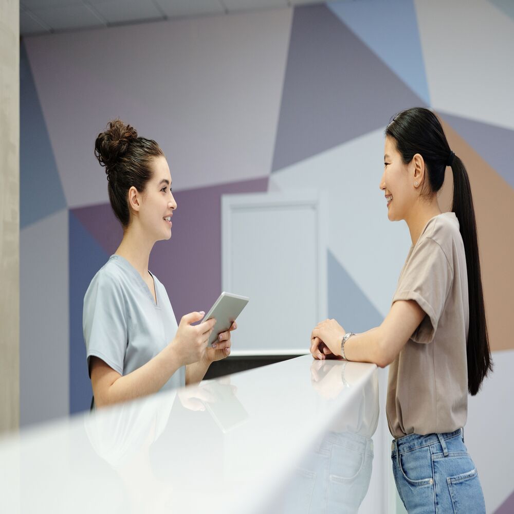 Bảng giá dịch vụ spa được thiết kế với các gói combo và giá được đóng khung theo thời gian