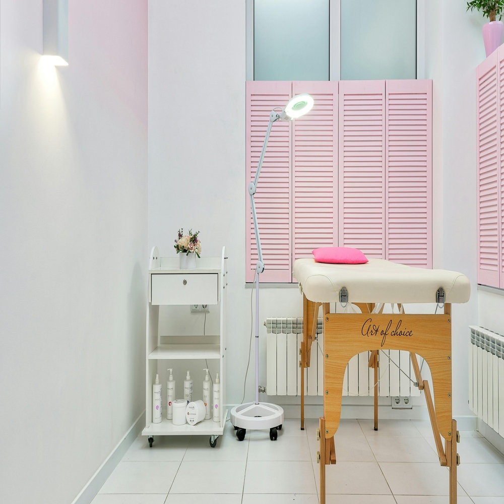 Cách nhận biết spa trị mụn uy tín nhìn không gian sạch sẽ, gọn gàng