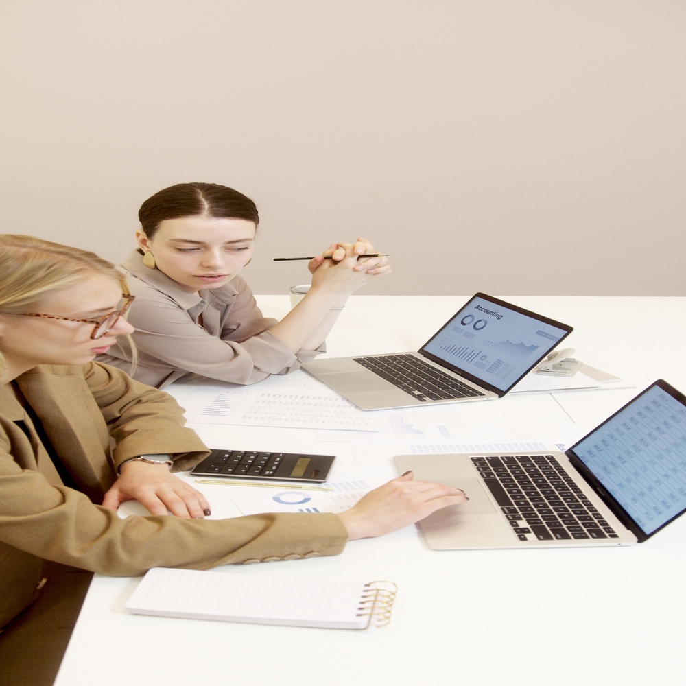 So sánh và lựa chọn giải pháp quản lý doanh nghiệp nhỏ phù hợp với từng quy mô