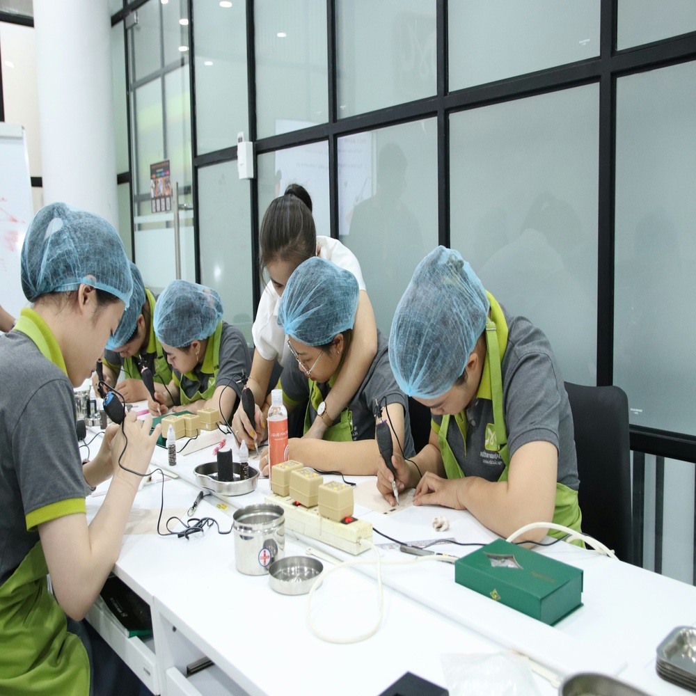 Công việc quản lý spa động viên, chăm lo đội ngũ