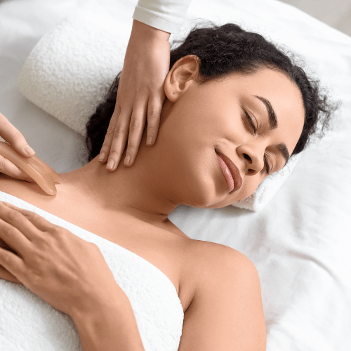 Massage đầu và cổ giúp giải tỏa căng thẳng vùng vai gáy và tăng cường tập trung