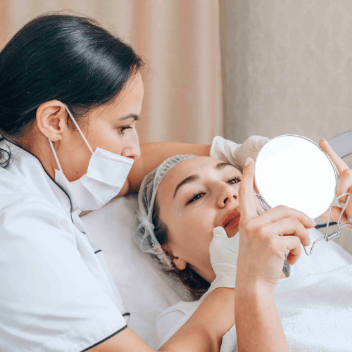 Yêu cầu xem nguồn gốc sản phẩm và dụng cụ sử dụng trên da để đảm bảo an toàn