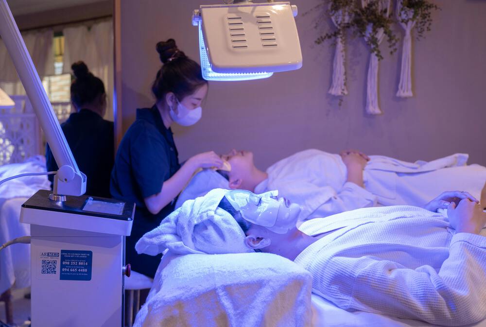Vận hành spa đón khách niềm nở, thân thiện